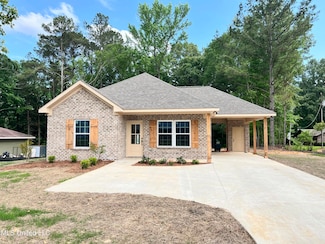 138 Shannon Trey Rd, Florence, MS 39073