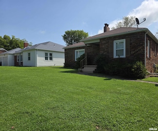 814 3rd St, Rosiclare, IL 62982