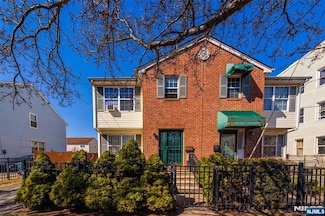 493 S 12th St, Newark, NJ 07103