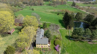 124 West Rd, Collinsville, CT 06019