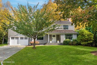 11 Colonial Ln, Riverside, CT 06878