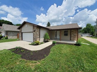 302 S Sycamore St, Gaston, IN 47342