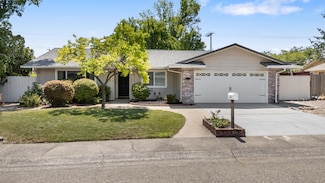 4135 Oro St, Redding, CA 96001
