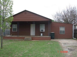 206 E Cherokee St, Marlow, OK 73055