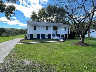 1270 W Laurel Cir, Mount Pleasant, PA 15666