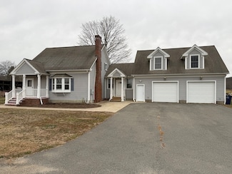 10 Depot Rd, Leverett, MA 01054