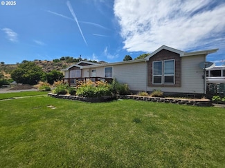 624 Dufur Ave, Maupin, OR 97037