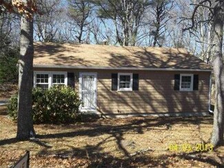 67 Thom Ave, Buzzards Bay, MA 02532