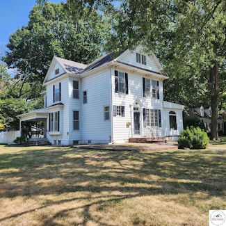 502 S 2nd St, Clinton, MO 64735