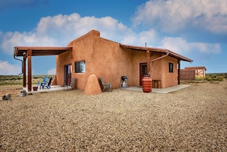 93 Coyote Moon Dr, Tres Piedras, NM 87577