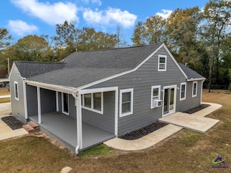 257 Macon Rd, Reynolds, GA 31076