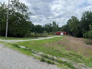 36987 W 63rd St, Camden, MO 64017