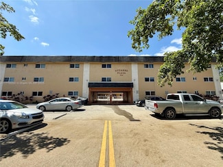 7910 Taft St Unit 303, Pembroke Pines, FL 33024