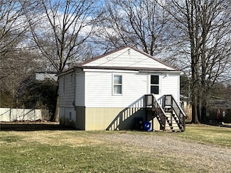 967 Josephine Ave, Indiana, PA 15701