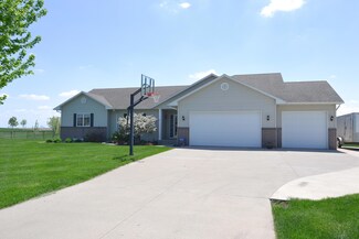 63024 Timber Ridge Rd, Nevada, IA 50201