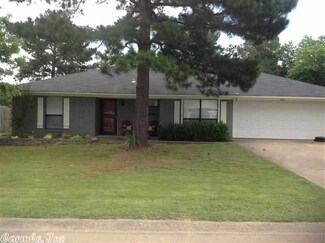 2810 Bruce St, Conway, AR 72034