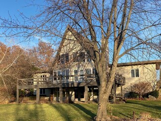 30582 Carolwood Dr, Genoa, IL 60135