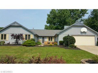 10092 N Surfside Cir, Aurora, OH 44202