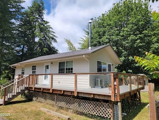 318 E Alsea Riviera Dr, Tidewater, OR 97390