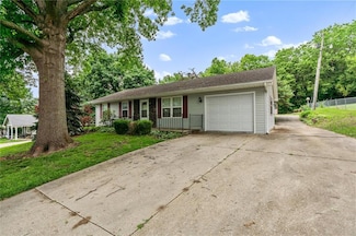 602 N Westview Dr, Richmond, MO 64085