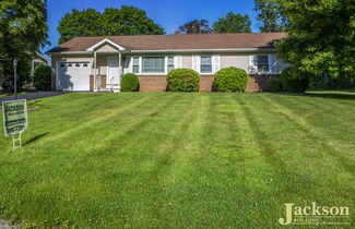 33 Polka Ln, Jersey Shore, PA 17740