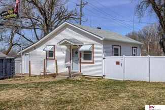 7106 Grant St, Omaha, NE 68104