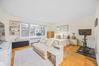 220 E 60th St Unit 4G, New York, NY 10022