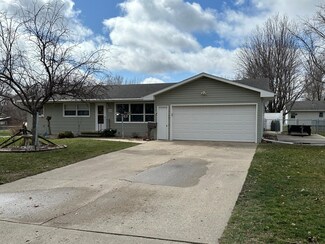 409 Central Ln, Luverne, MN 56156
