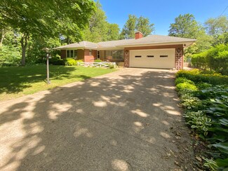 1347 Cedar Ct, Niles, MI 49120