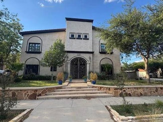 1420 Mier St, Laredo, TX 78040