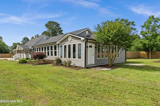 705 Bullard St, Roseboro, NC 28382