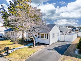 133 Division St, Toms River, NJ 08753
