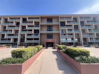 1 Key Capri Unit 704E, Treasure Island, FL 33706