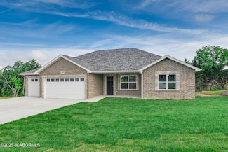 209 Gavin Ln, Linn, MO 65051