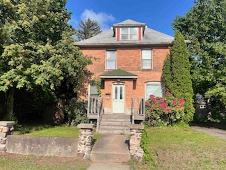 409 Oak St, Marquette, MI 49855