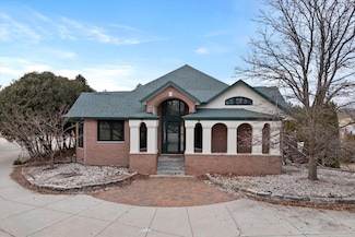 7767 S Cambridge Ct, Franklin, WI 53132