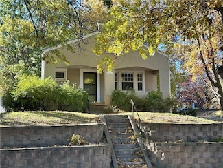 1402 S 30th St, Saint Joseph, MO 64507