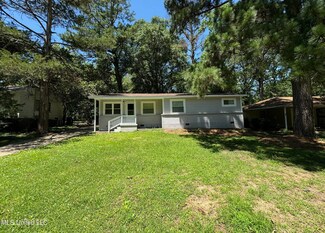 2017 Paden St, Jackson, MS 39204