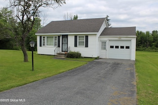 1382 Township Rd, Altamont, NY 12009