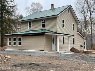 902 Bear Lake Rd, Thornhurst Township, PA 18424