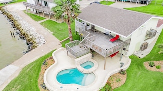 1417 8th St, San Leon, TX 77539