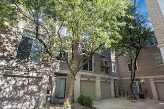 2710 N Southport Ave Unit A, Chicago, IL 60614