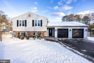 2404 Acorn Dr, Atco, NJ 08004