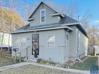 2806 Leech Ave, Sioux City, IA 51106