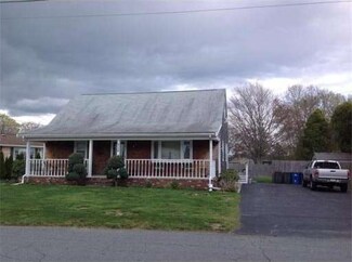 520 Bartlett St, Acushnet, MA 02743