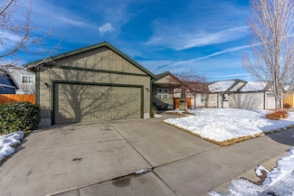 20060 Mount Hope Ln, Bend, OR 97702