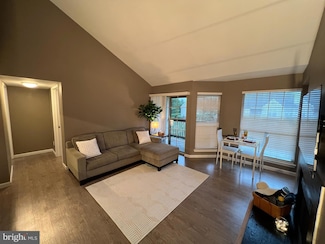 12163 Penderview Terrace Unit 1034, Fairfax, VA 22033