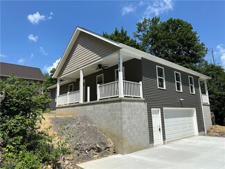 1016 Cliffview Dr, Poland Township, OH 44514