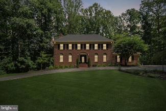 5504 W Ridge View Dr, Fairfax, VA 22030