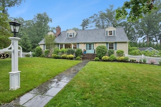 25 Woodcliff Dr, Madison, NJ 07940